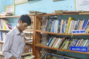 Nghị lực của chàng trai tật nguyền mê… sách