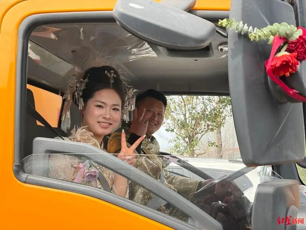 Chú rể dùng 9 xe hút chất thải rước dâu, gây sốt mạng Trung Quốc - 3