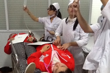 Cấp cứu hơn 400 trăm công nhân KCN VSIP nghi ngộ độc thực phẩm