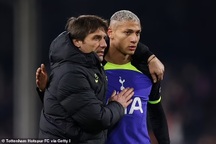 Bị đày ải trên ghế dự bị, Richarlison công khai chỉ trích HLV Conte