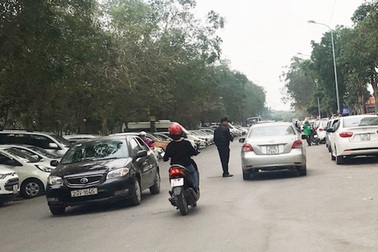 Hà Nội: Điều tra thông tin nhân viên giữ xe ở Linh Đàm có hành vi côn đồ