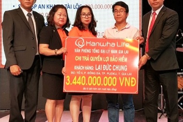 Hanwha Life Việt Nam chi trả gần 5 tỉ đồng quyền lợi bảo hiểm cho khách hàng tại Gia Lai