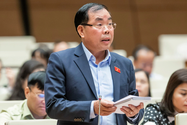 "Sau buổi dự đám cưới, tôi thấy cấm tuyệt đối nồng độ cồn có khi lại đúng"