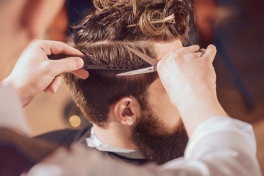 Khi đàn ông ngày càng "chi đậm" cho... mái tóc
