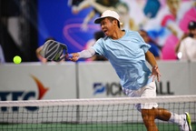 Ngả mũ trước pha bóng đẳng cấp của Quang Dương