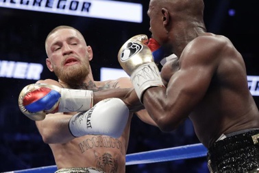 Nhà cái thoát thua cả trăm triệu USD nhờ Mayweather