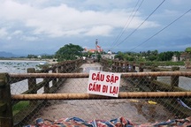 Công an điều tra vụ tàu đâm sập cầu