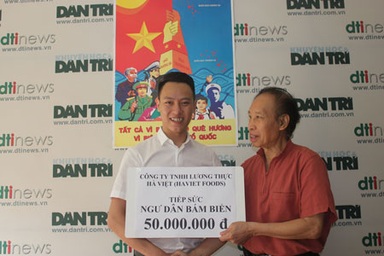 Công ty Lương thực Hà Việt ủng hộ 50 triệu đồng hướng về biển đảo quê hương