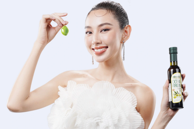 Bí quyết vóc dáng khỏe đẹp của Hoa hậu Thùy Tiên trong MV mới