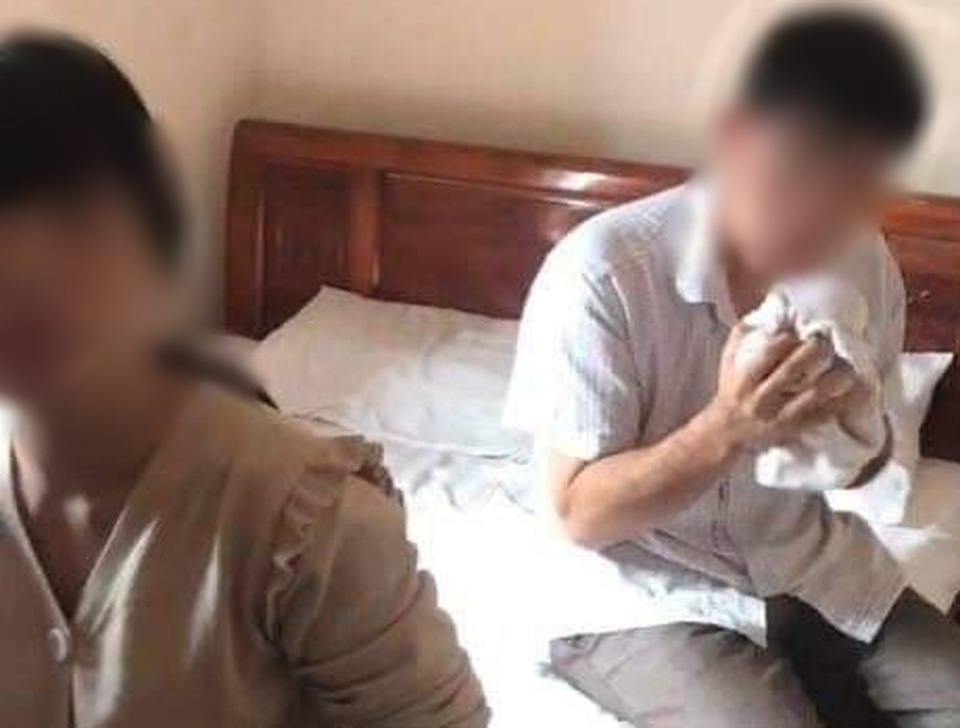 Xác minh thông tin cán bộ xã bị bắt quả tang vào nhà nghỉ với vợ người khác - 1 Xác minh thông tin cán bộ xã bị bắt quả tang vào nhà nghỉ với vợ người khác - 1