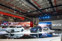 Triển lãm Ô tô Việt Nam 2024: "Vắng mợ thì chợ vẫn đông"