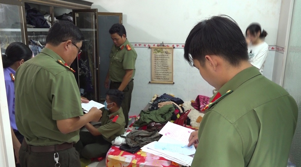Khởi tố đối tượng “Hoạt động nhằm lật đổ chính quyền nhân dân”. - 2 Khởi tố đối tượng “Hoạt động nhằm lật đổ chính quyền nhân dân”. - 2