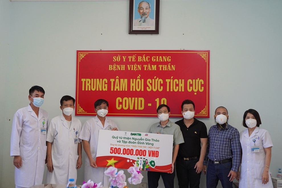 Phát động Chương trình Kiên cường Việt Nam ủng hộ chống dịch Covid-19 - 3 Phát động Chương trình Kiên cường Việt Nam ủng hộ chống dịch Covid-19 - 3