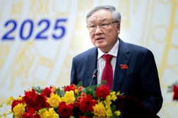 "Sau thành quả sắp xếp bộ máy là những bữa cơm lùa vội, bao đêm không ngủ"