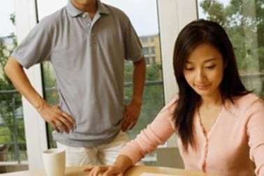 Đau đầu vì vợ luôn miệng bì tị chuyện đóng góp Tết với nhà chồng