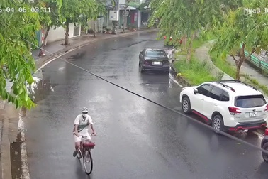 Xe máy phóng nhanh, đâm vào nhà ven đường gây tai nạn nghiêm trọng