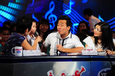 Show mở màn sôi động “bật mí” diện mạo mới của Đồ Rê Mí 2012