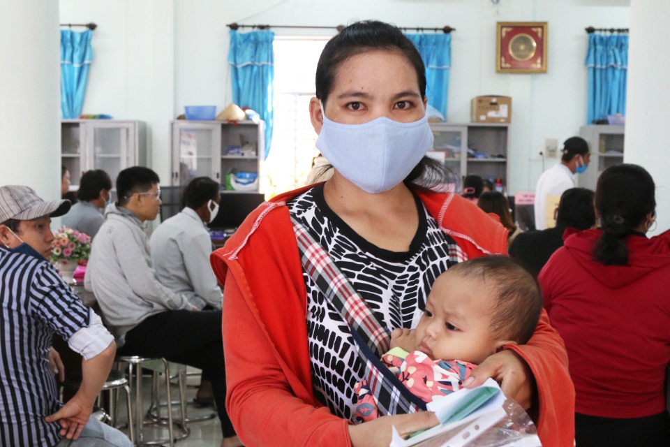 Người lao động tại Long An tấp nập đi làm thủ tục trợ cấp thất nghiệp - 10 Người lao động tại Long An tấp nập đi làm thủ tục trợ cấp thất nghiệp - 10