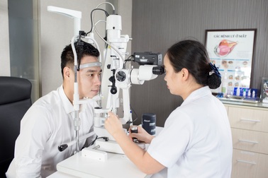 Phẫu thuật khúc xạ tiến đến không còn sử dụng dao vi phẫu