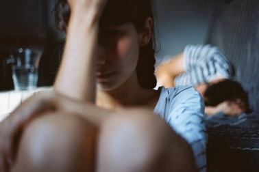 Chồng quay clip ân ái để làm vũ khí trả thù nếu vợ ngoại tình