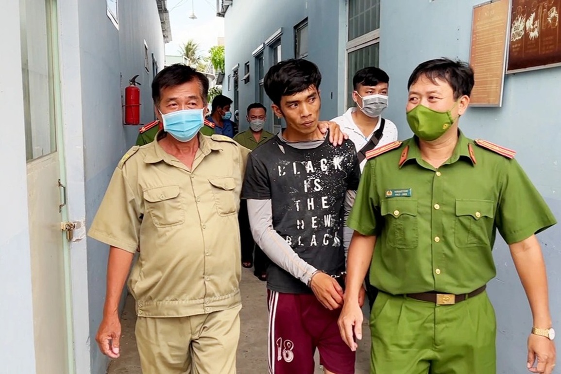 Trèo vào nhà tắm sát hại người tình vì ghen tuông - 1