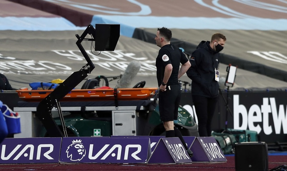 West Ham 0-1 Chelsea: Lingard tắt tiếng và chiếc thẻ đỏ tranh cãi - 3 West Ham 0-1 Chelsea: Lingard tắt tiếng và chiếc thẻ đỏ tranh cãi - 3