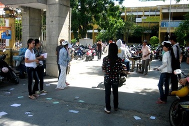 Các trung tâm gia sư "bủa vây" ngày họp phụ huynh đầu năm