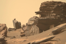 NASA công bố hình ảnh "đầu rắn" chui ra trên hành tinh khác