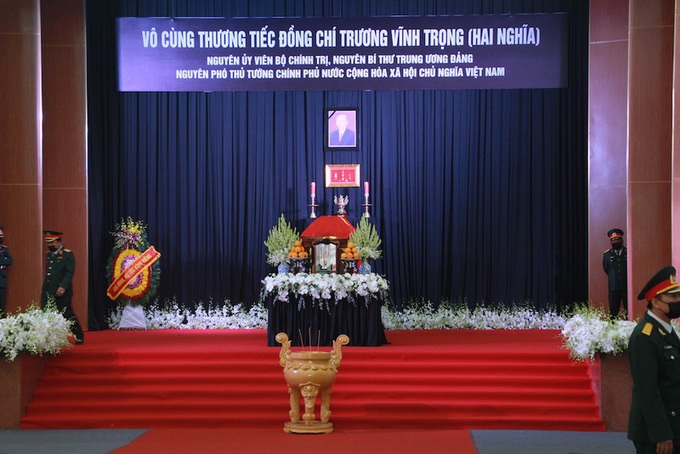 Lãnh đạo Đảng và Nhà nước viếng lễ tang nguyên Phó thủ tướng Chính phủ Trương Vĩnh Trọng - Ảnh 2. Lãnh đạo Đảng và Nhà nước viếng lễ tang nguyên Phó thủ tướng Chính phủ Trương Vĩnh Trọng - Ảnh 2.
