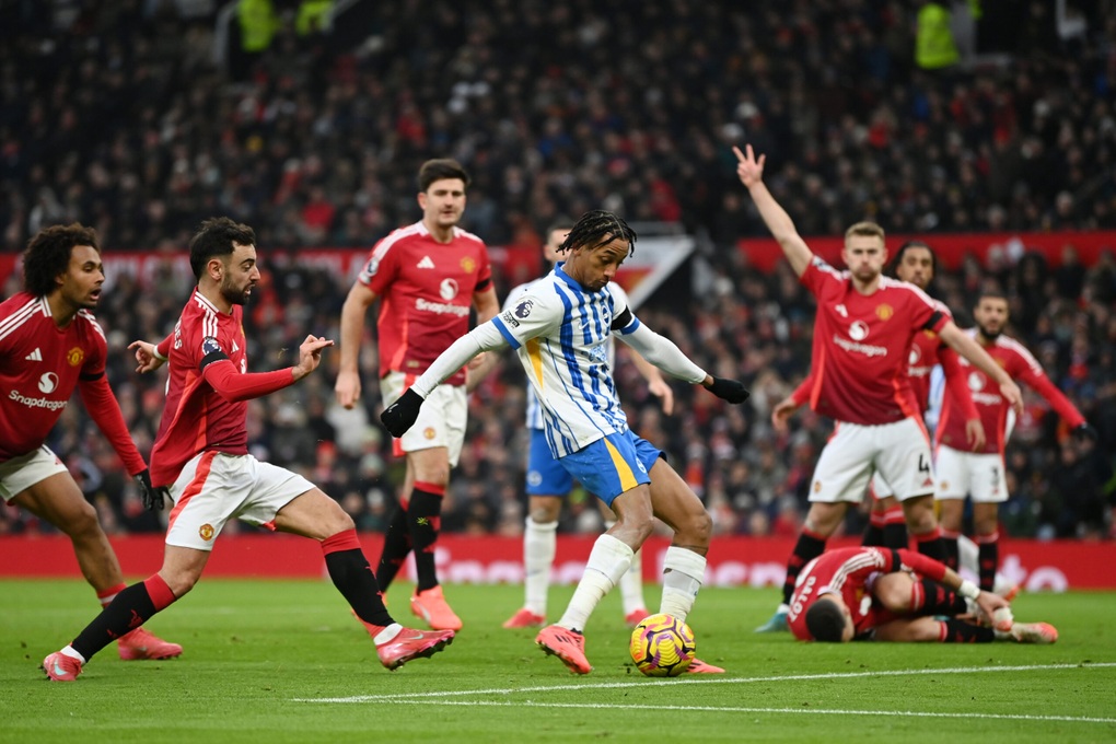 Man Utd lập hàng loạt kỷ lục tệ hại sau thất bại thảm hại trước Brighton - 1