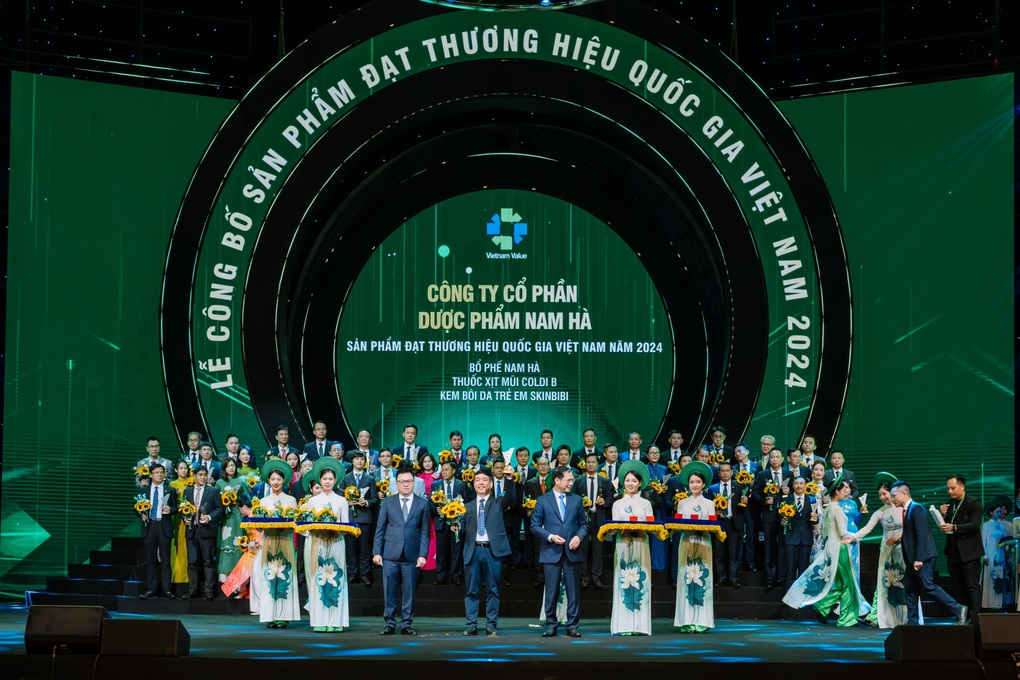 Dược Nam Hà tiếp tục đạt Thương hiệu quốc gia Việt Nam năm 2024 - 1 Dược Nam Hà tiếp tục đạt Thương hiệu quốc gia Việt Nam năm 2024 - 1