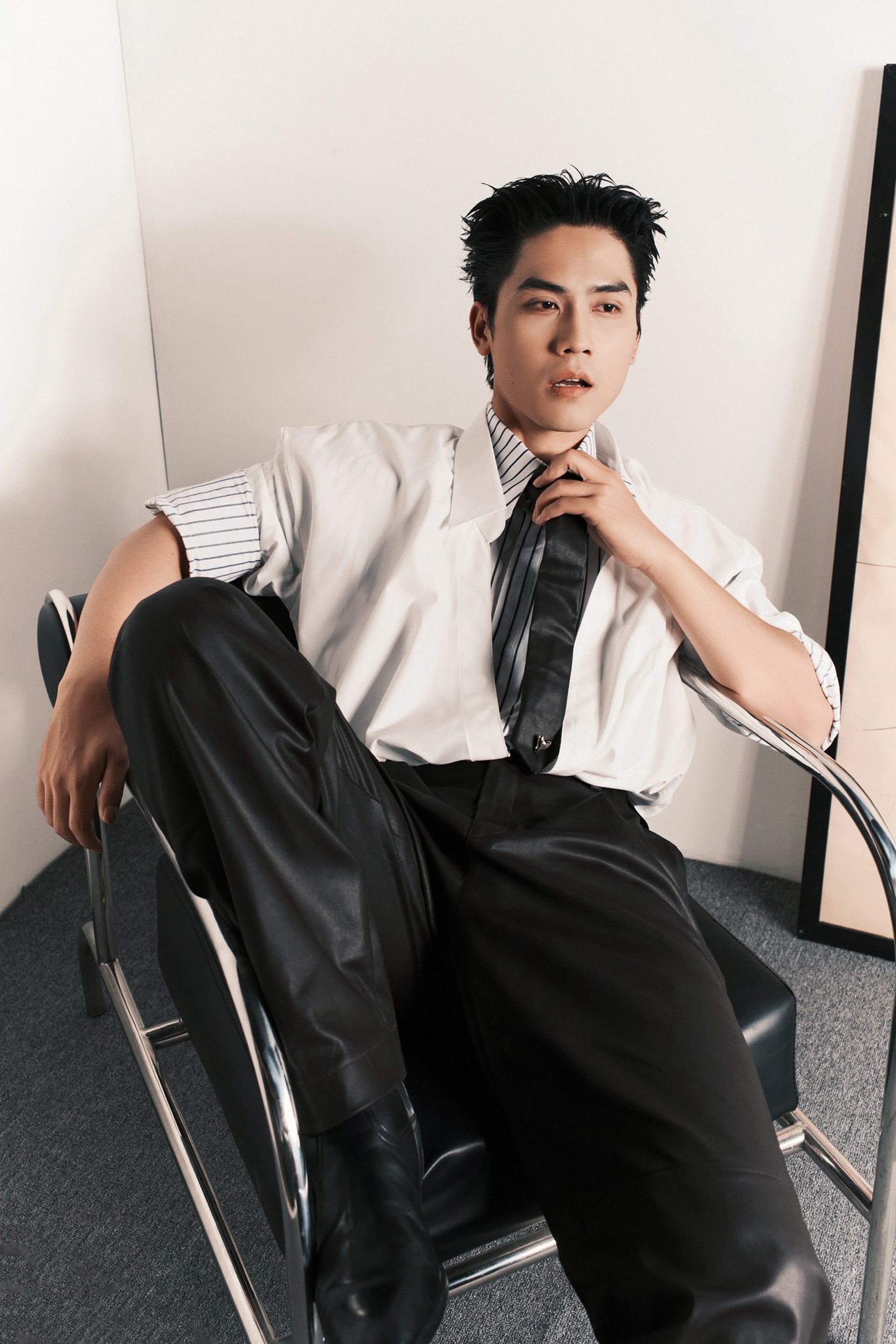 Dàn diễn viên điển trai, 6 múi tranh đấu trong phim Tử chiến trên không - 22 Dàn diễn viên điển trai, 6 múi tranh đấu trong phim Tử chiến trên không - 22