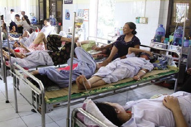 Tăng viện phí, lương cán bộ Y tế sẽ tăng theo.