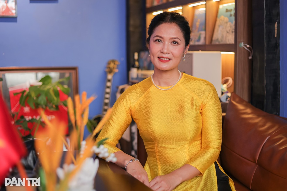 Đinh Thúy Hà “Mưa đỏ” 7 năm sau đổ vỡ: U50 không dám kết hôn lần nữa - 9 Đinh Thúy Hà “Mưa đỏ” 7 năm sau đổ vỡ: U50 không dám kết hôn lần nữa - 9