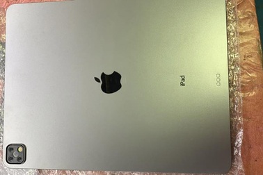 Rò rỉ hình ảnh iPad mới với cụm camera lồi lên giống iPhone 11 Pro