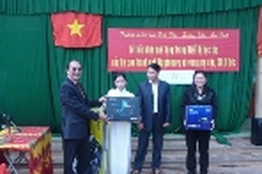 Quà của Hội hữu nghị Việt-Đức đến với Trường Mầm non Hoà Hải 