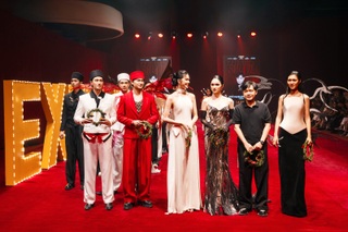 H'Hen Niê tái xuất sàn diễn, nhan sắc "mẹ bỉm sữa" gây chú ý - 12