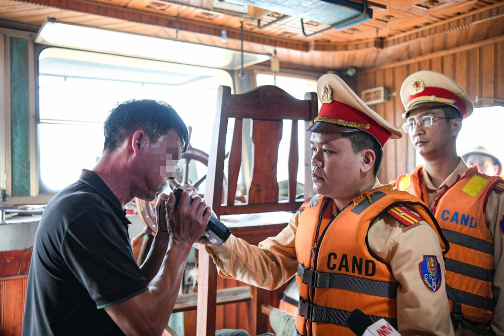 Người vi phạm nồng độ cồn trốn CSGT để nghĩ cách giảm tiền phạt - 3 Người vi phạm nồng độ cồn trốn CSGT để nghĩ cách giảm tiền phạt - 3