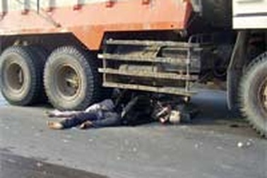 Ô tô đâm xe máy, 1 người chết thảm