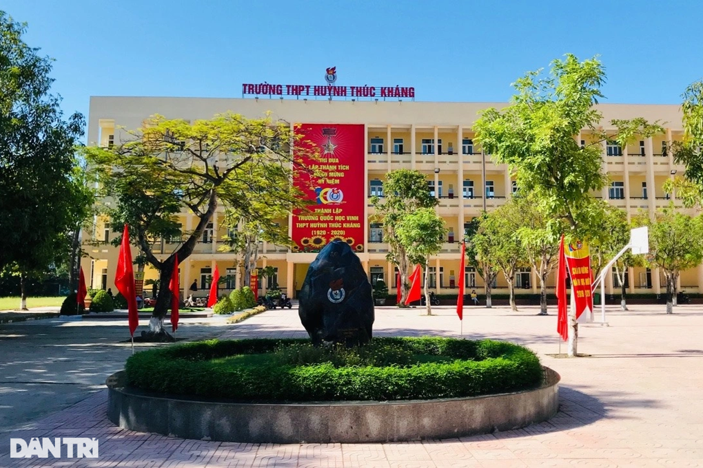Nữ giáo viên miệt thị học sinh trong lớp do liên quan tới tiền xã hội hóa - 2 Nữ giáo viên miệt thị học sinh trong lớp do liên quan tới tiền xã hội hóa - 2