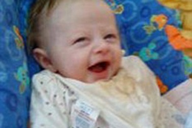 Một bé 3 tháng tuổi tử vong khi ngồi ghế gật gù