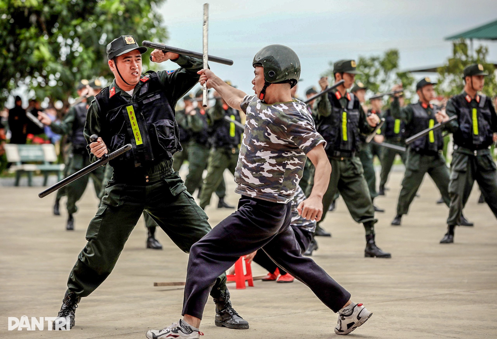 Công an Việt Nam trình diễn võ thuật trong khuôn khổ Hội nghị APCCA 41 - 6 Công an Việt Nam trình diễn võ thuật trong khuôn khổ Hội nghị APCCA 41 - 6