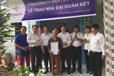 EVN SPC tiếp tục trao nhà từ thiện tại Bình Dương