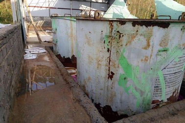 Xử lý môi trường vụ bể hoá chất “lạ” phát lộ sau bão số 10