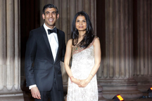 Người vợ siêu giàu và tài năng của tân Thủ tướng Anh