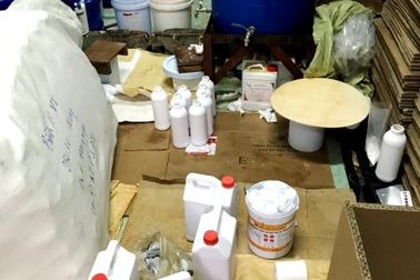 Hà Nội: Phát hiện hành vi mới về làm giả thuốc thú y