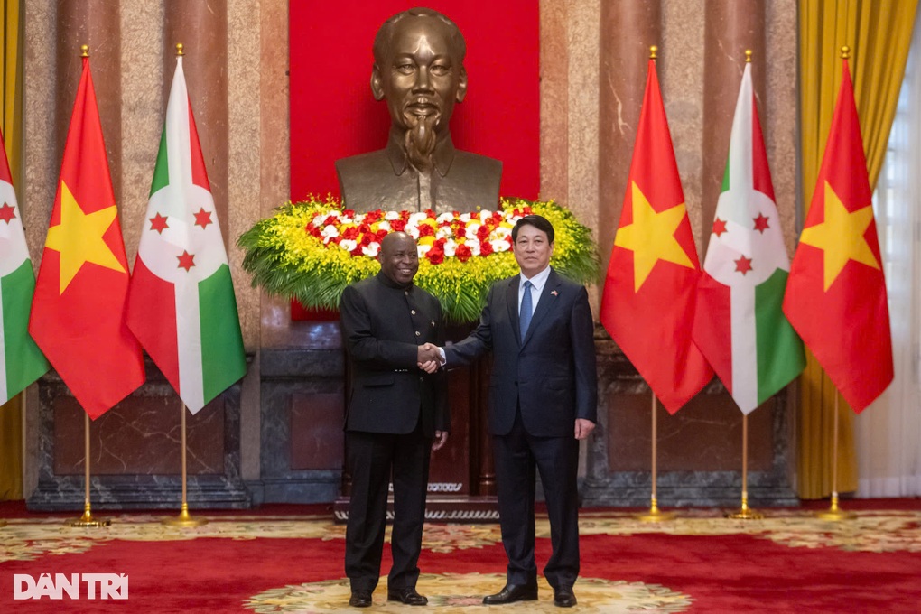 Chủ tịch nước Lương Cường chủ trì lễ đón Tổng thống Burundi - 2 Chủ tịch nước Lương Cường chủ trì lễ đón Tổng thống Burundi - 2
