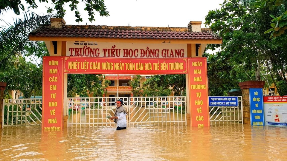 Quảng Trị tiếp tục cho học sinh nghỉ học để đảm bảo an toàn trước mưa lũ - 2 Quảng Trị tiếp tục cho học sinh nghỉ học để đảm bảo an toàn trước mưa lũ - 2