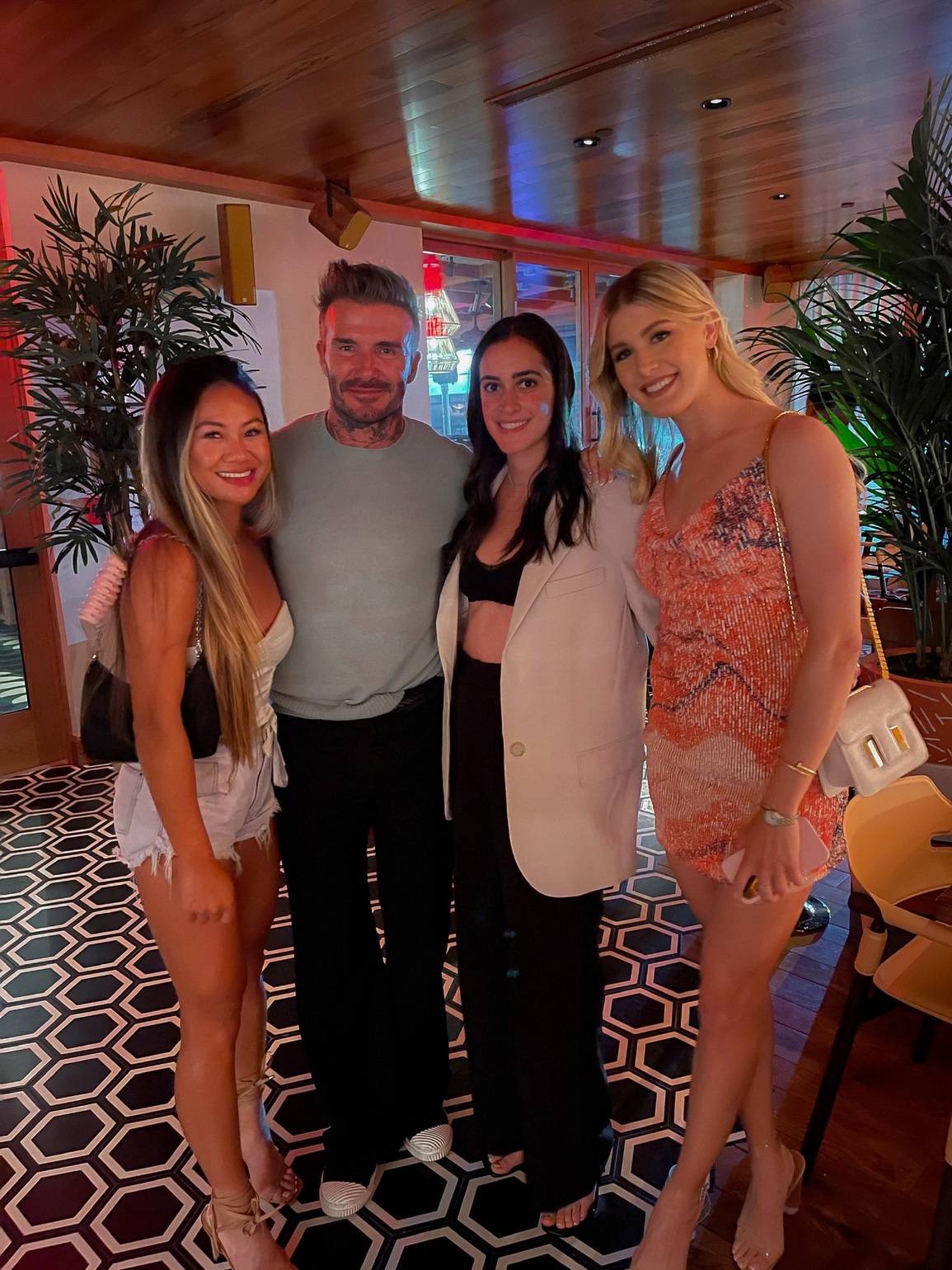Công chúa quần vợt Eugenie Bouchard hân hoan khi được gặp David Beckham - 1 Công chúa quần vợt Eugenie Bouchard hân hoan khi được gặp David Beckham - 1