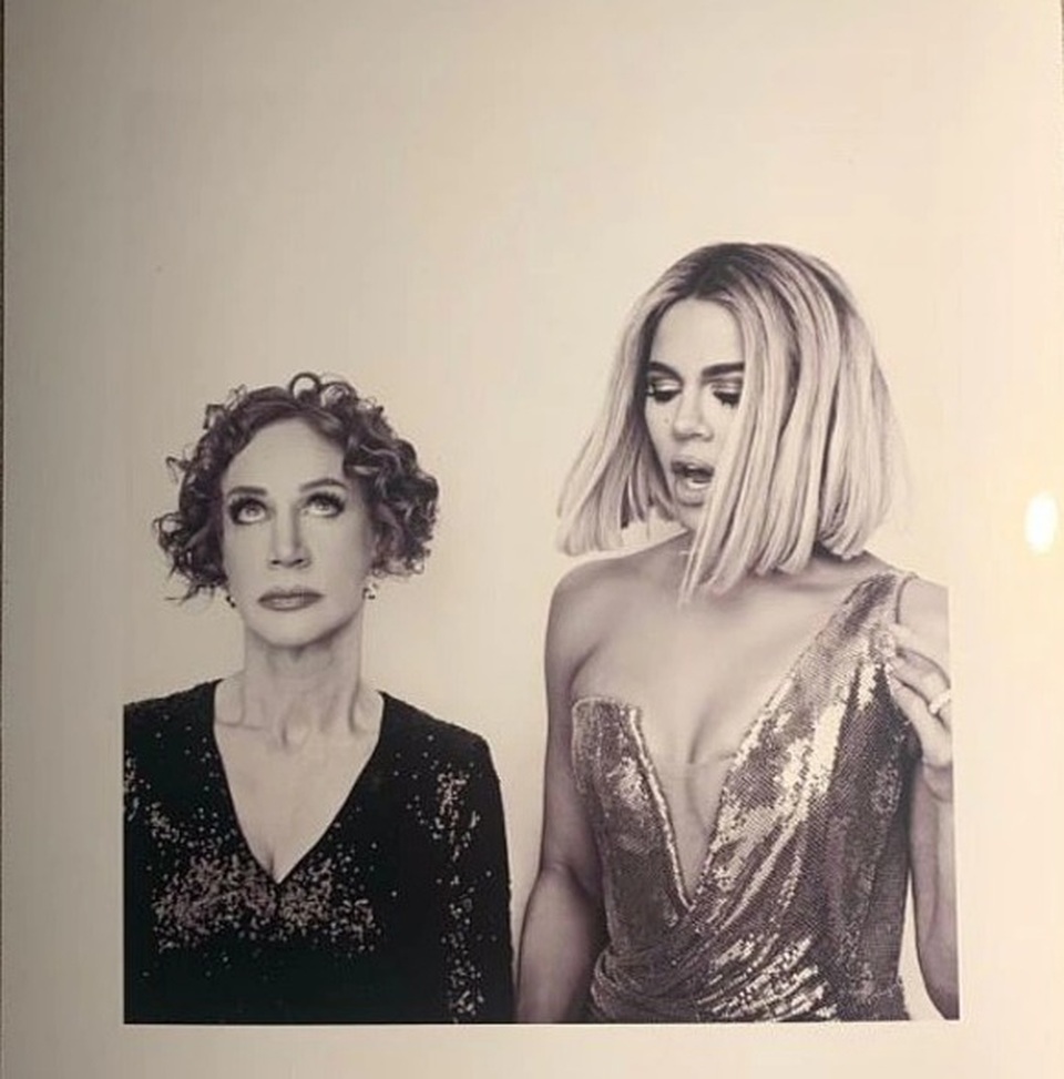Khám phá tiệc giáng sinh xa hoa của gia đình Kardashian - 20 Khám phá tiệc giáng sinh xa hoa của gia đình Kardashian - 20